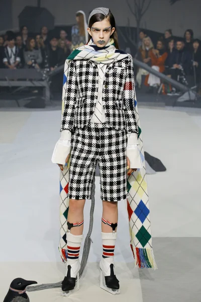 Look 25